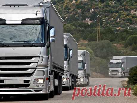 Не только цилиндры: детали и системы мотора грузовика, жизнь которых зависит от качества масла - КОЛЕСА.ру – автомобильный журнал Мотор грузовика принципиально мало чем отличается от мотора легкового автомобиля. Конечно, речь идёт о дизельном моторе - на современных грузовых автомобилях и тягачах бензиновых моторов не бывает. Но некоторые отличия есть, и “живучесть” дизелей коммерческих машин часто зависит от того, какое масло и когда залито в мотор. Но прежде чем перейти ...