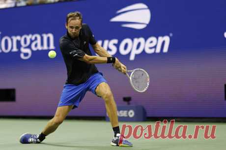 Медведев вышел в четвертый круг US Open. Российский теннисист Даниил Медведев вышел в четвертый круг US Open. Встреча третьего круга против китайца Ибина Ву прошла в субботу, 3 сентября, и продлилась три сета. Россиянин одержал победу со счетом 6:4, 6:2, 6:2. Теннисисты провели на корте 1 час и 57 минут. Медведев сделал 12 эйсов.