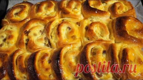 ДРОЖЖЕВОЙ ПИРОГ из булочек с пудингом и изюмом/Buns with pudding and raisins Вкусный большой пирог из булочек-улиток с начинкой из пудинга и изюма, политый абрикосовым джемом. Рецепт Тесто: 125 мл молоко 100 гр масло сливочное или мар...