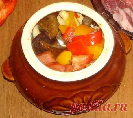 Суп с бараниной и овощами в горшочке