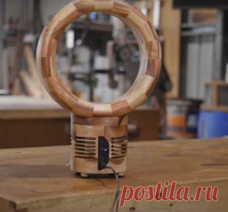 Деревянный вентилятор Хочется рассказать действительно о красивой работе, созданной автором, исходный материал которой обесценивает пластик, нас окружающий. Сегментное соединение очень похоже на сказочные кружева. Его мастерство – это искусство. В этом проекте идеальный баланс простоты и сложности. Точность в