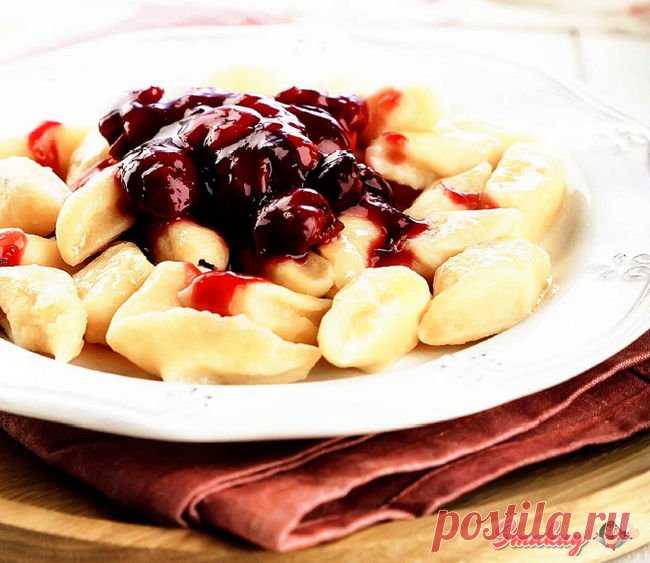 Ленивые вареники с простым соусом из вишни » Смакуй - кулинарные рецепты со всего света!