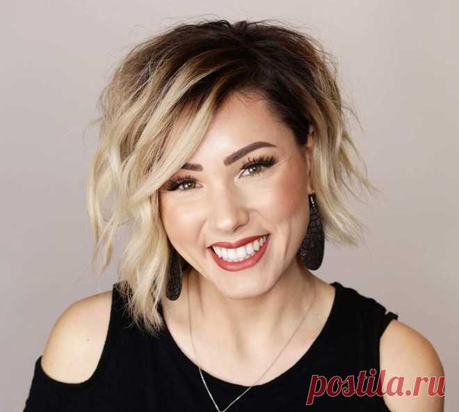 Модные варианты стрижек, не требующих укладки Большинство современных женщин все больше начинают отдавать свое предпочтение не длинным волосам, а средним и коротким.И это довольно просто объяснить. Ведь, как показывает практика, именно с последни...