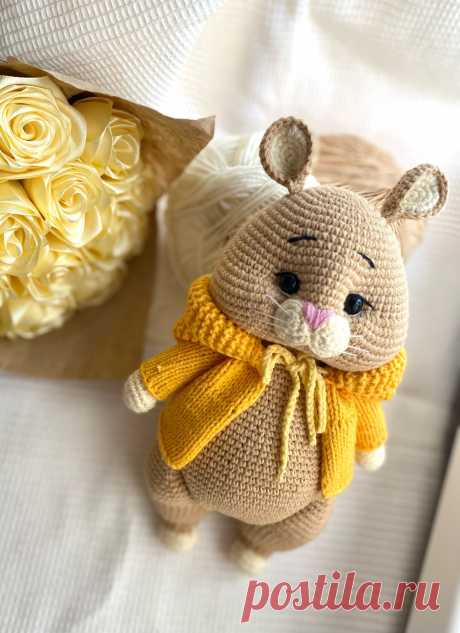 PDF Хомяк Арсений крючком. FREE crochet pattern; Аmigurumi animal patterns. Амигуруми схемы и описания на русском. Вязаные игрушки и поделки своими руками #amimore - хомяк в кофточке с капюшоном, хомячок из обычной пряжи.