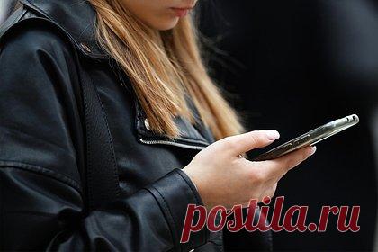 Анализ показал взимание комиссии за переводы всеми крупными банками. Все крупнейшие банки России взимают комиссии за переводы в другие банки вне Системы быстрых платежей (СБП). О таких выводах сообщает РИА Новости. Так, у ВТБ комиссия за перевод по номеру карты составляет 1,5 процента от суммы, минимум 50 рублей, по реквизитам на счет в другой банк — 0,5 процента от суммы.