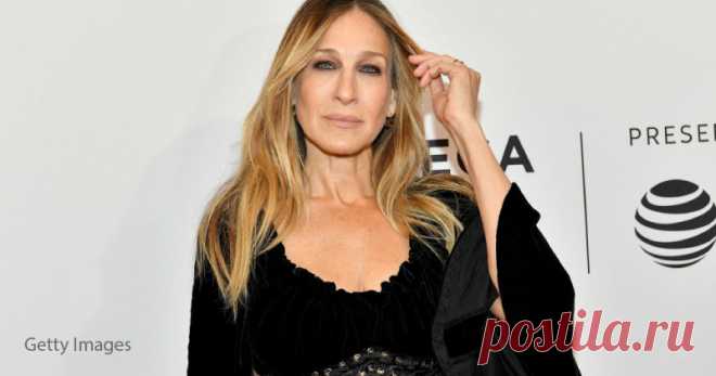 53-летняя Сара Джессика Паркер произвела на пляже фурор своей физической формой . Милая Я