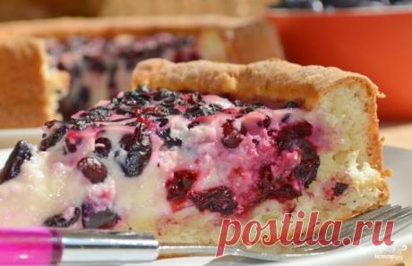 Пирог с жимолостью