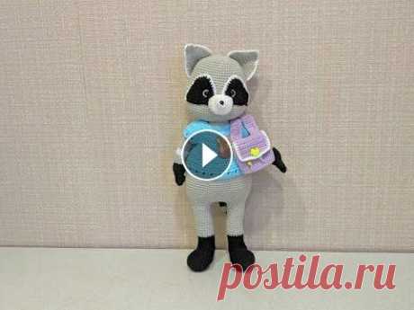 Игрушка амигуруми. Енот Тимошка крючком (Сrochet raccoon). Здравствуйте, дорогие подписчики и гости нашего канала! Меня зовут Полина. Альбом для ваших работ: Мы Вконтакте: Содержание: 00:03:23 Ноги 00:23:34 Ту...