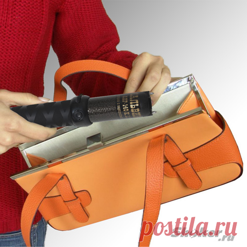 Нас часто спрашивают, производим ли мы специально разработанные электрошокеры для женщин. Ссылаясь при этом на модели в виде тюбика губной помады, смартфона и других миниатюрных и красивых предметов. Мол, девушки в первую очередь обращают внимание на внешний вид любого изделия. Да и размеры шокера для женщин важны, чтобы не мешал в сумочке, где и так хватает разного.
Нравится пин? Ставьте лайк!