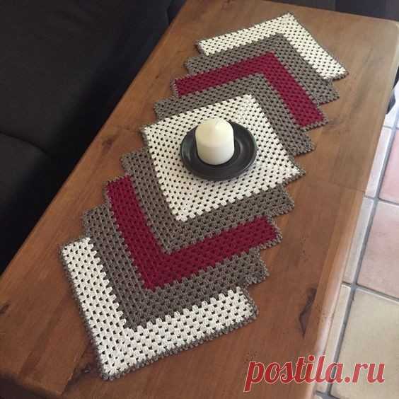 Коврик или салфетка.Как Вам угодно.
#вяжутнетолькобабушки #вязание #вязаниеспицами  #вязаниекрючком #рукоделие #knitting #knit #handmade #хобби #творчество #хендмейд #спицы #схемы #красивыекартинк #шитье #схемы #ажурныеузоры #жаккард #ярмаркамастеров #араныкосы #люблювязать #описаниясхемы #спицы #пряжа #крючок