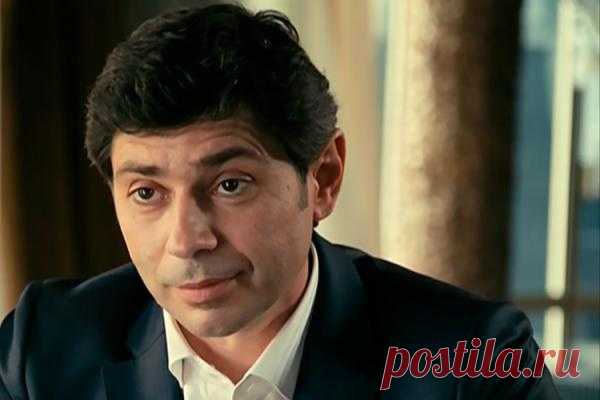 АВТОДНИ.РУ / Николаева отправили за решетку на 15 суток
Мировой суд Тверского района признал Николаева виновным и принял решение поместить актера под арест...
