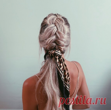 Как с помощью платка сделать прическу еще красивее, чтобы подруги хотели взять с вас пример
Платок можно носить по разному, не только в качестве банданы, но и создавать с ними стильные прически, например, впелести в косы или завязать хвост. Этот декоративный элемент может сделать волосы не только более привлекательными, но и улучшить их состояние, например, предотвратить спутывание и ломкость...
Читай дальше на сайте. Жми подробнее ➡