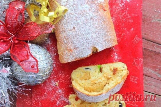 ​Штоллен с сухофруктами и марципаном Ингредиенты:Молоко — 125 мл.Дрожжи (быстродействующие) — 2 ч. л.Мука — 275 гМасло сливочное — 25 гСахар — 90 гСоль — щепоткаЯйцо — 1 шт.Пряности (смесь для выпечки) — 1 ч. л.Грецкий орех (рубленый) — 25 гЦедра лимона — 0,5 ст....