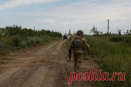 В Запорожской области сообщили о перегруппировке ВСУ после неудачи в наступлении. Вооруженные силы Украины (ВСУ) проводят перегруппировку после неудачной попытки наступления в Запорожской области, заявил глава движения «Мы вместе с Россией» Владимир Рогов. Сейчас, по словам Рогова, ВСУ готовятся к новой атаке на этом участке, пытаясь создать новые подразделения для наступления.