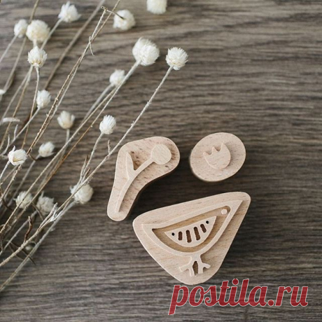 Wooden Hand  Art Stamps - Carve your own stamp from a drawing or print out to create a beautiful envelope address or return label.

Правда  милі? Маленькі речі часом приносять більше радості, ніж дорогі подарунки. Даруйте їх вашим дітям або творчим друзям і отримуйте натомість щирі посмішки.

А на сайті з'явились новенькі штампи.  Наш золотий майстер пішов у відпустку, тому  тільки після 25го ми беремо замовлення на штампи, тож заходьте на сайт, купуйте те, що є в наявност...