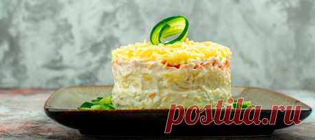 Слоеный салат с рыбой, морковью и сыром: рецепт | Ферма «Долюбово»