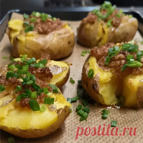У меня сало зимой не переводится. Такую вкуснющую штуку с ним готовлю, пальчики оближешь. Есть можно килограммами