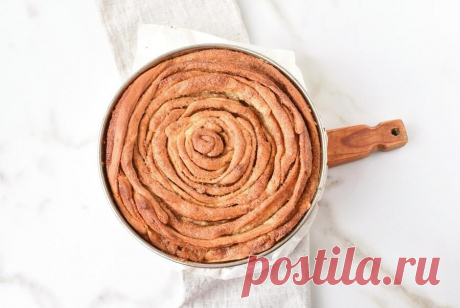 По осени готовлю яблочный пирог с корицей: гораздо вкуснее, чем шарлотка