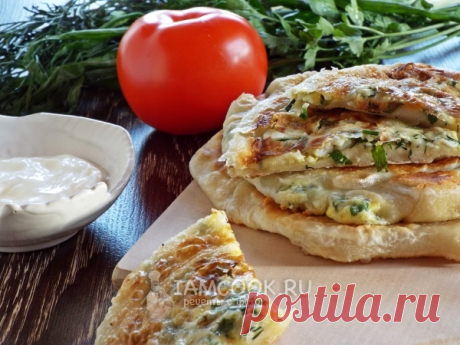 Плацинды с сыром, яйцом и зеленью