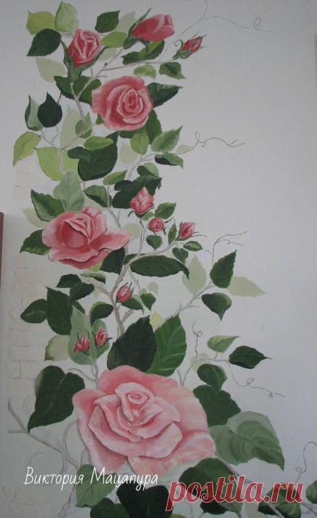 Роспись и барельеф.