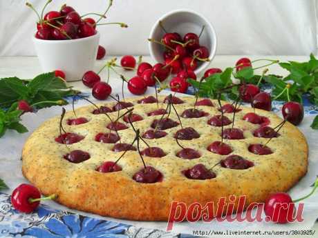 Лепёшка с маком и черешней