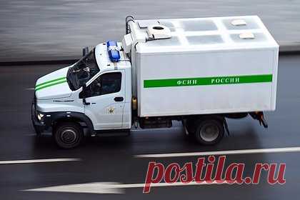 Бывшего начальника ИК-2 и двух сотрудников ФСИН осудили за кражу металла. В Астрахани бывшего начальника ИК-2 регионального УФСИН и двоих его подчиненных признали виновными в краже в особо крупном размере. По данным следствия, с ноября 2020 по июнь 2021 года сообщники договорились разобрать металлическую конструкцию бывшего производственного цеха и сдать ее на металлолом.