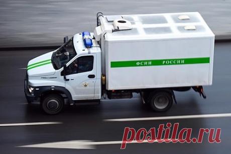 Бывшего начальника ИК-2 и двух сотрудников ФСИН осудили за кражу металла. В Астрахани бывшего начальника ИК-2 регионального УФСИН и двоих его подчиненных признали виновными в краже в особо крупном размере. По данным следствия, с ноября 2020 по июнь 2021 года сообщники договорились разобрать металлическую конструкцию бывшего производственного цеха и сдать ее на металлолом.