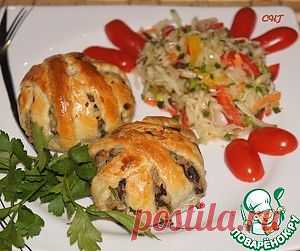 Слоеные клубочки с курицей и грибами - кулинарный рецепт