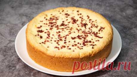 Нашла самый вкусный рецепт "Королевского" пирога с двумя начинками сразу (и торта не надо)  💕
Что нам понадобится?
✔️ 250 грамм муки (может понадобиться чуть больше или чуть меньше)
✔️ 80-100 грамм сливочного масла
✔️ 2-3 яйца
✔️ 170 грамм сахара
✔️ пакетик разрыхлителя
✔️ 100 грамм молока
✔️ 150 грамм варенья
Что делаем?
🔸Взбиваем масло с сахаром (я использовала сахарную пудру)
🔸Добавляем яйца и снова взбиваем
🔸Добавляем молоко, немного взбиваем и добавляем муку с разрыхлителем, все тщательно…