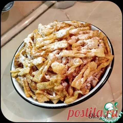 Хворост на сметане с водкой. Вкусный хрустящий хворост на сметане и водке. В обилие рецептов хвороста на сайте такого же не нашла.
