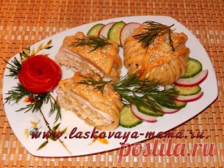 Клубочки из слоеного теста с курицей