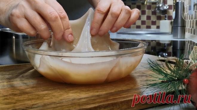 Сколько рецептов с кальмарами наготовила, а этот уходит лучше всех. Самый востребованный салат на Новый год, про другие можно забыть | Розовый баклажан | Дзен