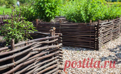 Плетеный забор или плетень: бесконечный простор для фантазии | Новгородский строитель | Яндекс Дзен