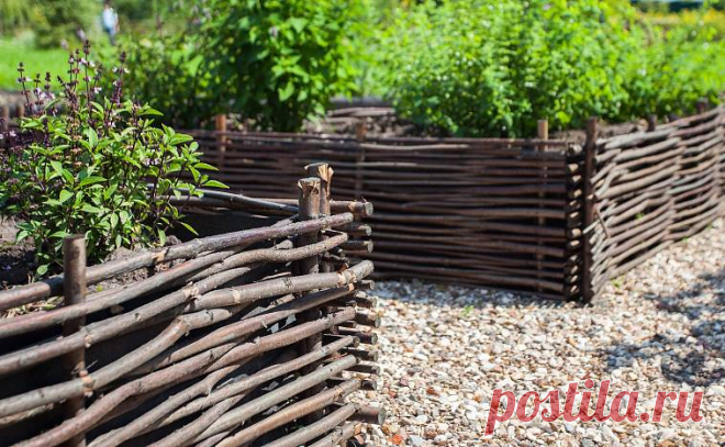 Плетеный забор или плетень: бесконечный простор для фантазии | Новгородский строитель | Яндекс Дзен