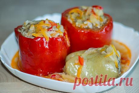 Классический рецепт фаршированного перца в сметано-томатном соусе |