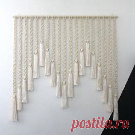 Sundays finding too many beautiful things on Pinterest... Love this bohemian wall hanging by @himoart  More on Pinterest.com/thelaneweddings