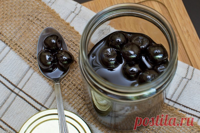 «Пьяная вишня»: как просто сделать вкуснейший алкогольный десерт, который согреет зимними вечерами