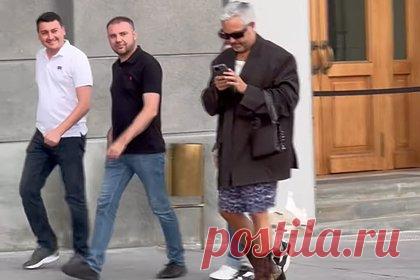 Стилист Александр Рогов появился на публике в трусах. Российский стилист Александр Рогов появился на публике в необычном наряде. Российский стилист Александр Рогов появился на публике в необычном наряде. Он дополнил свой образ ковбойскими сапогами. Известно, что мужчина выбрал подобный наряд для посещения премьеры фильма «Переводчик» режиссера Гая Ричи.