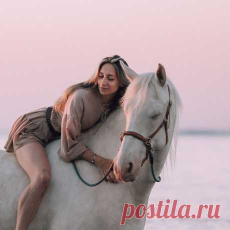 Александра Берс • будни конного фотографа  Привет! Тут интересные видео о наших буднях с лошадьми, обучение, съемки, развитие бренда. После просмотра первого ролика, ты точно захочешь остаться с нами и даже приехать на занятие или съемку 🫰🏼

Заходи в мой тг канал  t.me/bers_aleksa

100% поменяем твое мнение о том, что на лошадях можно только ездить 😁