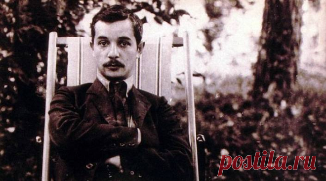 Это, пожалуй, одно из самых вдохновляющих и ободряющих стихотворений в творчестве Саши Чёрного. Оно для тех, кто, кажется, уже готов сдаться и опустить руки. 

****

Есть горячее солнце, наивные дети, 
Драгоценная радость мелодий и книг. 
Если нет — то ведь были, ведь были на свете 
И Бетховен, и Пушкин, и Гейне, и Григ... 

Есть незримое творчество в каждом мгновеньи - 
В умном слове, в улыбке, в сиянии глаз. 
Будь творцом! Созидай золотые мгновенья. 
В каждом дне есть ра...