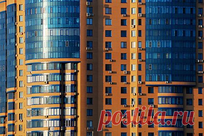 В Москве подорожали новостройки. В мае 2023 года в Москве подорожали новостройки — за месяц их стоимость выросла на один процент. Об этом сообщают «Известия» со ссылкой на данные компании VSN Realty. Аналитики пришли к выводу, что средний бюджет сделки в сегменте «комфорт» достиг 10,9 миллиона рублей, а в сегменте «бизнес» — 21,6 миллиона.