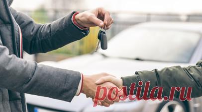 Глава Союза автоэкспертов и оценщиков рассказал, как сэкономить при покупке авто. Президент Союза автоэкспертов и оценщиков Олег Амиров отметил, что при покупке автомобиля дилер, как правило, предлагает дополнительные функции, которые, по сути, не нужны автомобилисту, однако при этом отражаются на цене авто. Читать далее