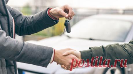 Глава Союза автоэкспертов и оценщиков рассказал, как сэкономить при покупке авто. Президент Союза автоэкспертов и оценщиков Олег Амиров отметил, что при покупке автомобиля дилер, как правило, предлагает дополнительные функции, которые, по сути, не нужны автомобилисту, однако при этом отражаются на цене авто. Читать далее