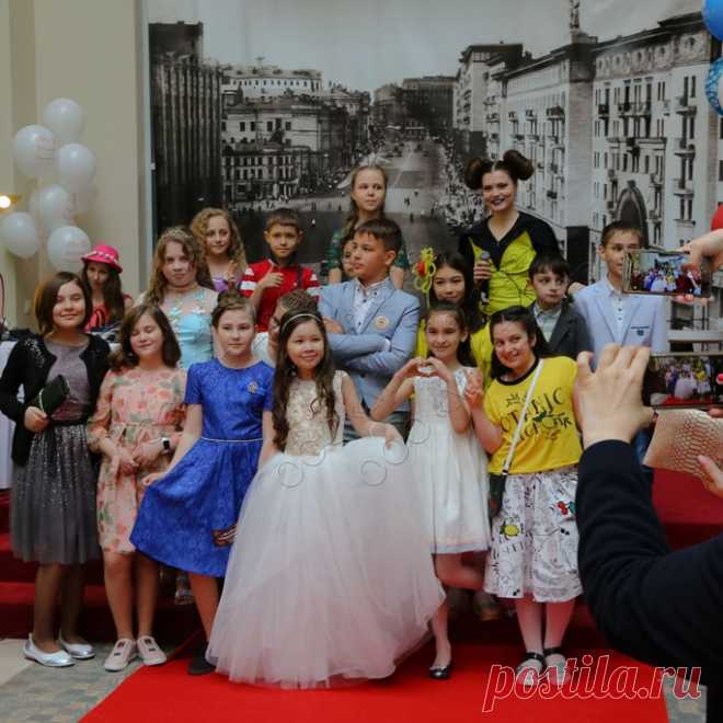 💌 Выпускные альбомы, где каждая фотография олицетворяет вашего ребенка
🤩 Персональный подход 📸 Профессиональный фотограф 💖 Доступные цены
🌍 Работаем по Санкт-Петербургу и Ленинградской обл. 📞 +7(921)580-40-01