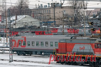 В российском регионе десять детей сняли с поезда и отправили в больницу. В Тамбовской области с поезда, который следовал из Москвы в Симферополь, сняли десять детей – у них обнаружили симптомы ОРВИ. Несовершеннолетних отправили в больницу, сообщает Юго-Восточная железная дорога в Telegram-канале. етей сняли с поезда на станции Мичуринск-Уральский.