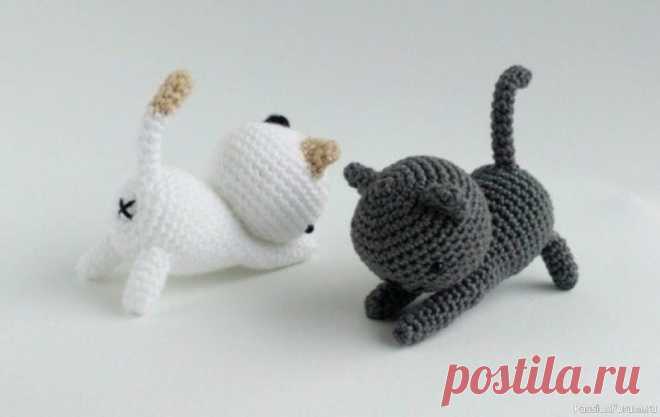 Котята крючком. МК | Вязаные игрушки. Мастер-классы, схемы, описание. Голова 1. 6 сбн в магическое кольцо [6]. Это будет верхняя часть головы. 2. ( приб ) x 6 [12] 3. ( сбн, приб) x 6 [18] 4. ( 2 сбн, приб) x 6 [24] 5. ( 3 сбн, приб) x 6 [30] 6. ( 4 сбн, приб) x 6 [36] 7-13. сбн по кругу [36] 14. ( 4 сбн, уб) x 6...