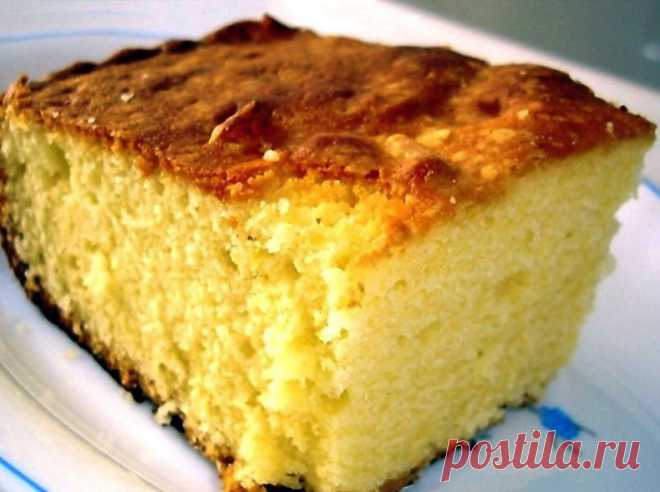 Бисквит на кефире
Ингредиенты:
Масло сливочное — 100 г
Яйцо — 3 шт
Мука — 2 стакана
Сахар — 1 стакан
Кефир — 1 стакан
Сахар ванильный — 1/2 ч.ложки
Соль — щепотка
Уксус столовый — для гашения соды
Сода — 1/2 ч.ложки
Приготовление:
Для бисквита нам нужно сливочное масло, которое, конечно, можно заменить сливочным маргарином. Можно, но не нужно.
Такая экономия изменит вкус бисквита не в лучшую сторону. В идеале берем сливочное масло с жирностью 82%.
Масло, ...