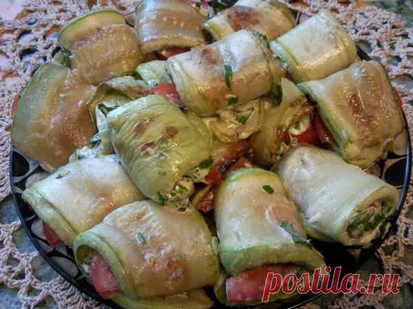 Мини-рулеты из молодых кабачков с курицей и зеленью - Простые рецепты Овкусе.ру