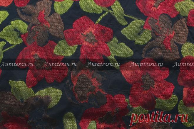 Auratessu – ткани для одежды на манекенах - интернет магазин в Санкт-Петербурге: Жаккард-тафта Cadena красно-шоколадные цветы на тёмно-синем