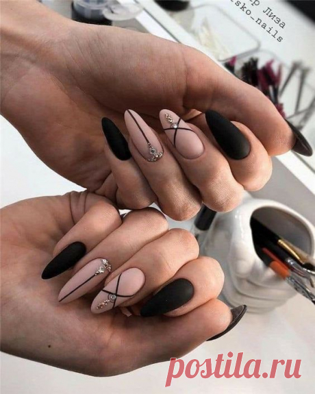 Классический черный маникюр. Такой маникюр всегда смотрится эффектно